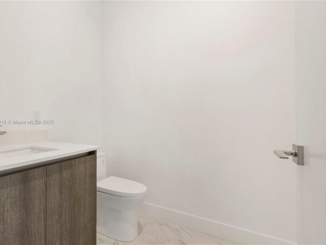 Apartment for rent  Unit #1604 - photo 6241279