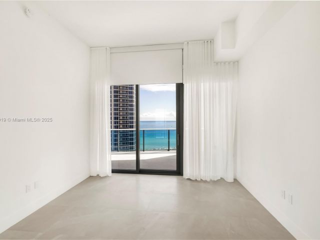 Apartment for rent  Unit #1604 - photo 6241281