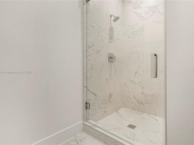 Apartment for rent  Unit #1604 - photo 6241282