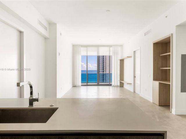 Apartment for rent  Unit #1604 - photo 6241294