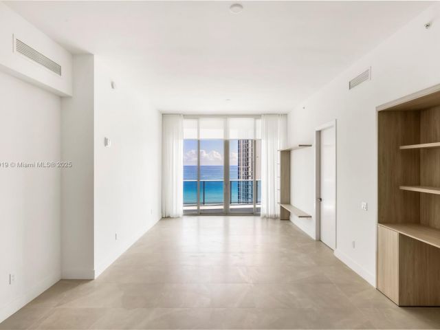 Apartment for rent  Unit #1604 - photo 6241295