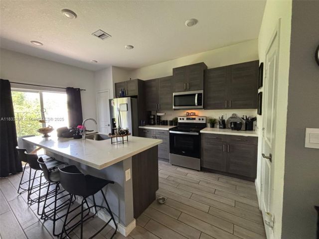 Home for sale at 830 SE 19th St - photo 6240511