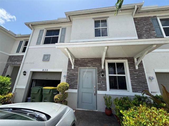 Home for sale at 830 SE 19th St - photo 6240513