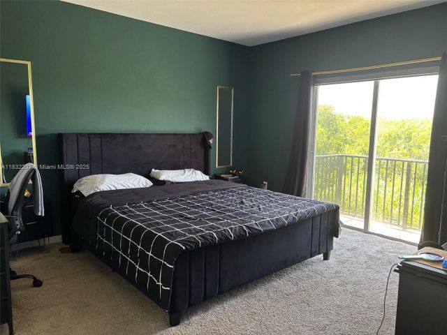 Home for sale at 830 SE 19th St - photo 7433964