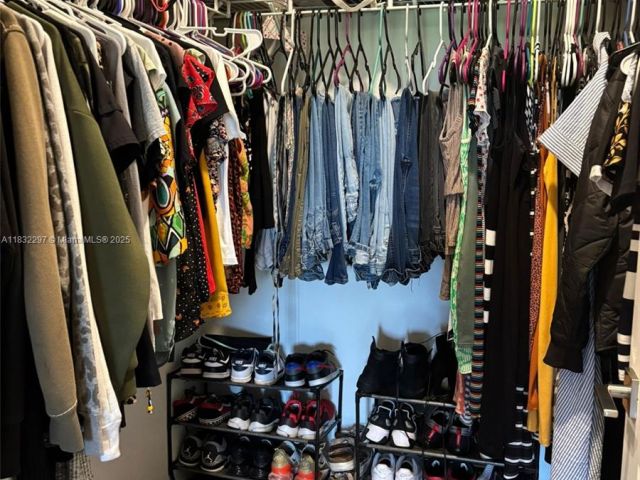 Home for sale at 830 SE 19th St - photo 7433965