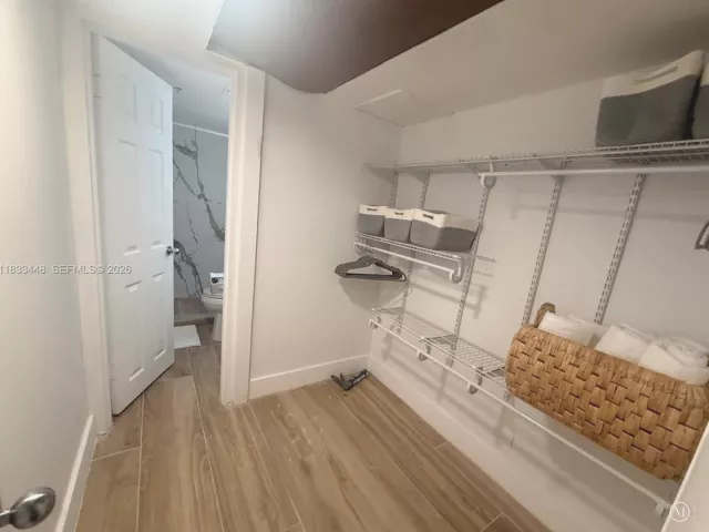 2-bedroom condo for rent in Miami Beach - 1500 Bay Rd 724S - MondialRealty