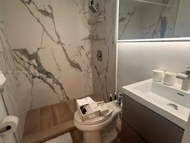 2-bedroom condo for rent in Miami Beach - 1500 Bay Rd 724S - MondialRealty