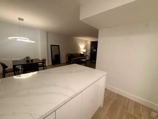 2-bedroom condo for rent in Miami Beach - 1500 Bay Rd 724S - MondialRealty