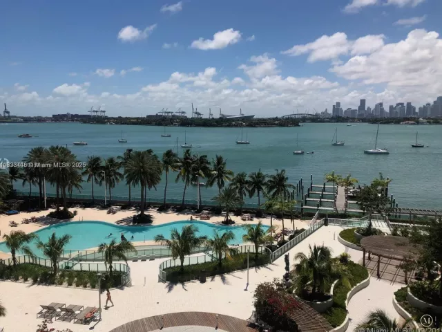 2-bedroom condo for rent in Miami Beach - 1500 Bay Rd 724S - MondialRealty