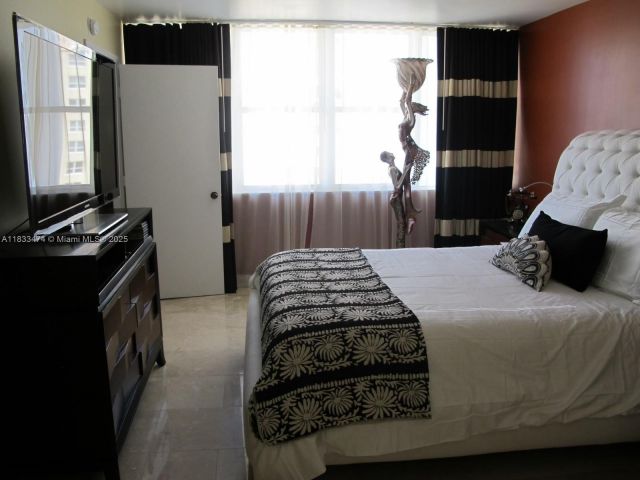 1-bedroom condo for rent in Hallandale Beach - 3140 S Ocean Dr 1207 - MondialRealty