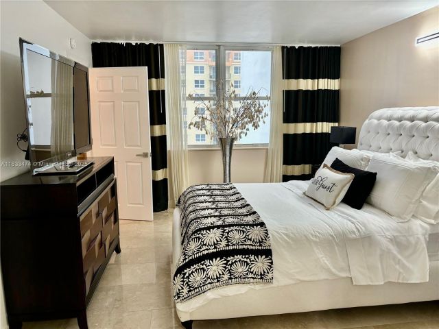 1-bedroom condo for rent in Hallandale Beach - 3140 S Ocean Dr 1207 - MondialRealty