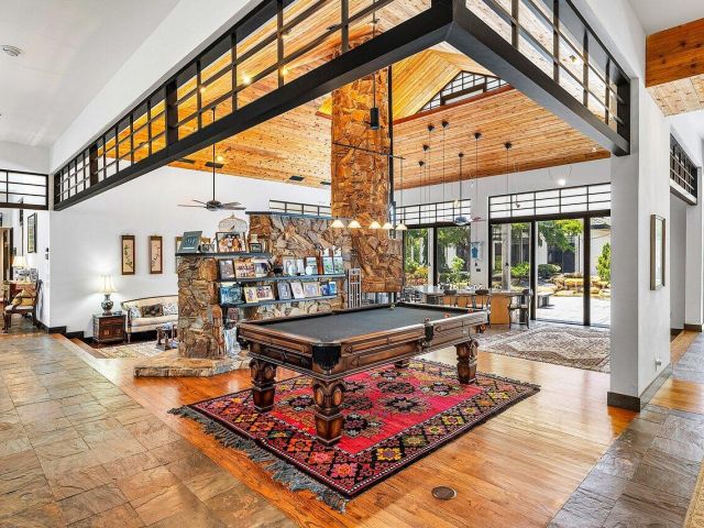 Home for sale at 8549 Surrey Lane - photo 6255318