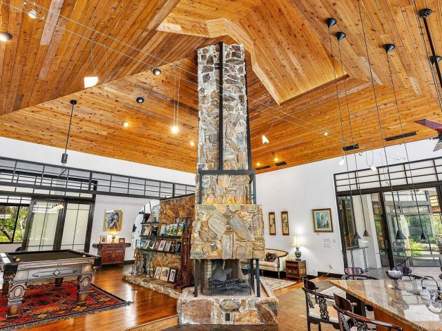 Home for sale at 8549 Surrey Lane - photo 6255319