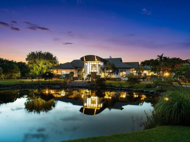 Home for sale at 8549 Surrey Lane - photo 6255330