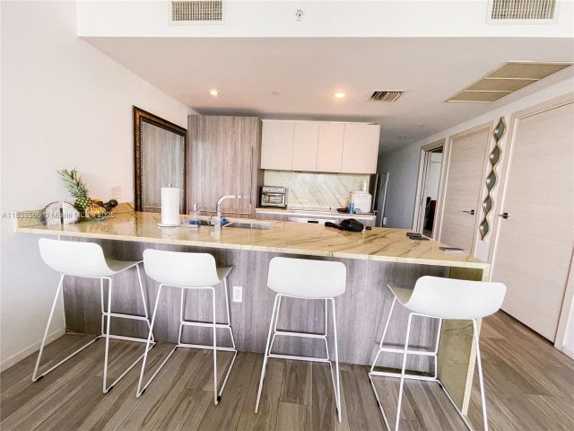 Apartment for sale  Unit #4204 - photo 6258077