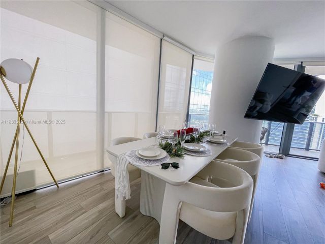 Apartment for sale  Unit #4204 - photo 6258081