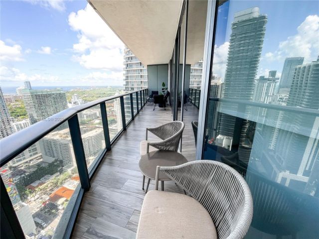 Apartment for sale  Unit #4204 - photo 6258085