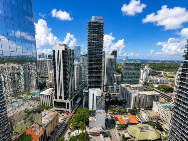 3-bedroom condo for sale in Miami - 801 S Miami Ave 4204 - MondialRealty