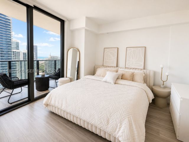 3-bedroom condo for sale in Miami - 801 S Miami Ave 4204 - MondialRealty