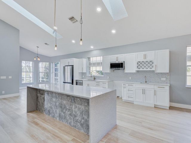 Home for rent at 8300 Bob O Link Drive - photo 6242158