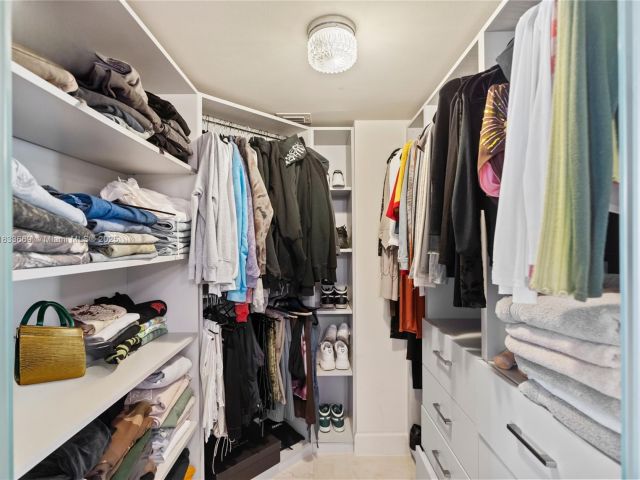 Apartment for rent  Unit #1714 - photo 6240832