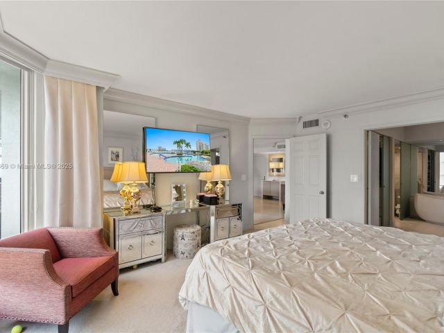 Apartment for rent  Unit #1714 - photo 6240835