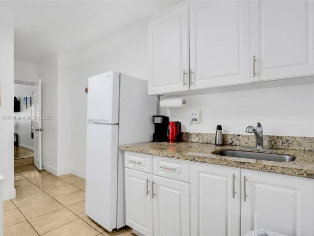 Home for sale at 104 SW 40th Ave - photo 6274650