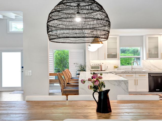 Home for rent at 915 N Swinton Avenue - photo 6252863