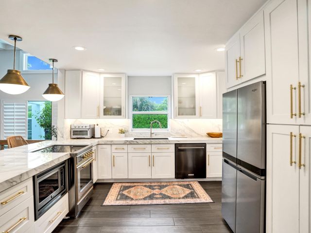 Home for rent at 915 N Swinton Avenue - photo 6252866