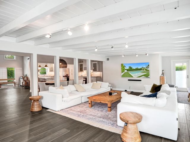 Home for rent at 915 N Swinton Avenue - photo 6252867