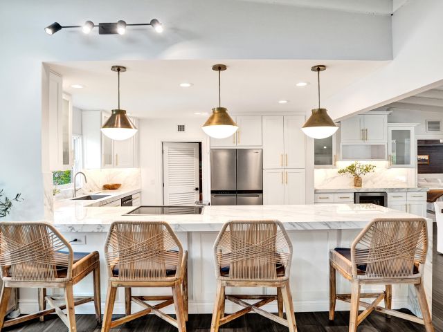 Home for rent at 915 N Swinton Avenue - photo 6252868