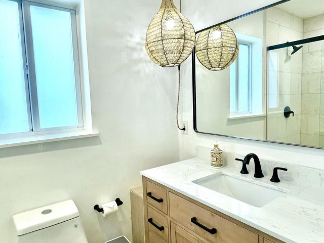 Home for sale at 921 NW 7th Street - photo 6251792