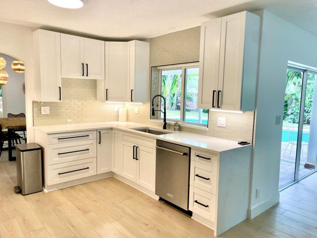 Home for sale at 921 NW 7th Street - photo 6251796