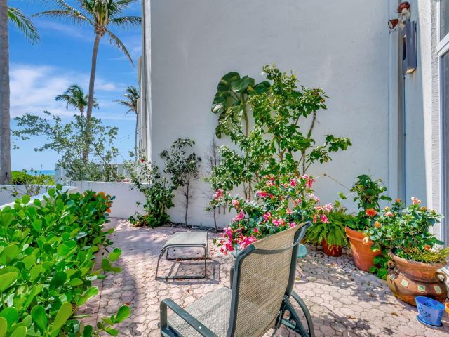 Home for rent at 2115 S Ocean Boulevard 14 - photo 6676887