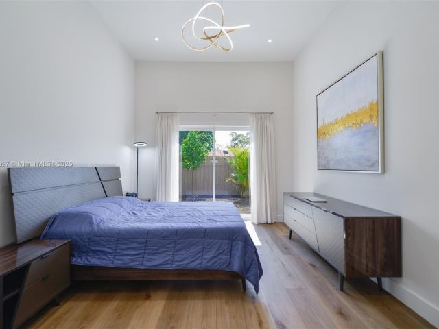 Home for rent at 635 SW 9th St 0 - photo 6243589