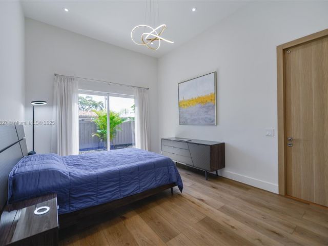 Home for rent at 635 SW 9th St 0 - photo 6243590