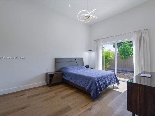 Home for rent at 635 SW 9th St 0 - photo 6243591