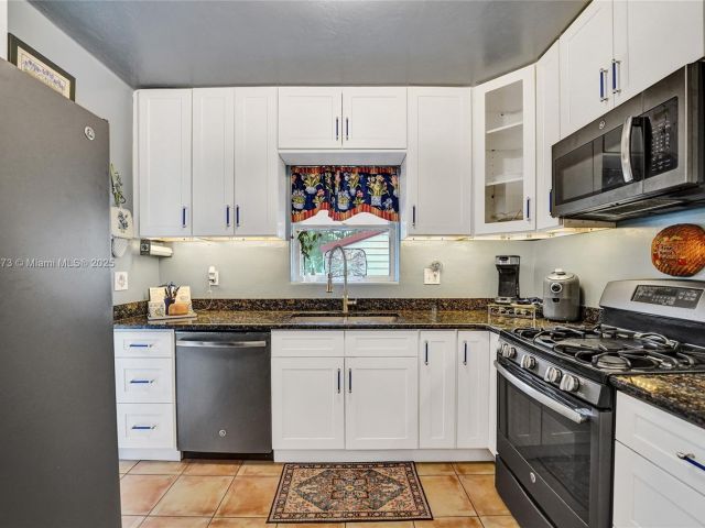 Home for sale at 1340 Jackson St - photo 6266153