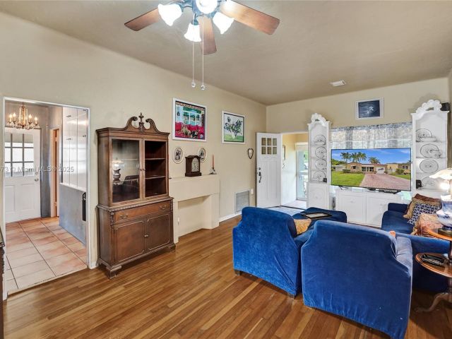 Home for sale at 1340 Jackson St - photo 6266160