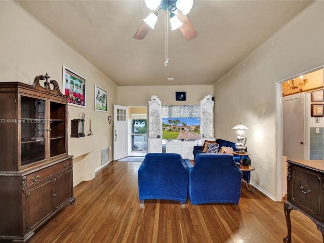 Home for sale at 1340 Jackson St - photo 6266161