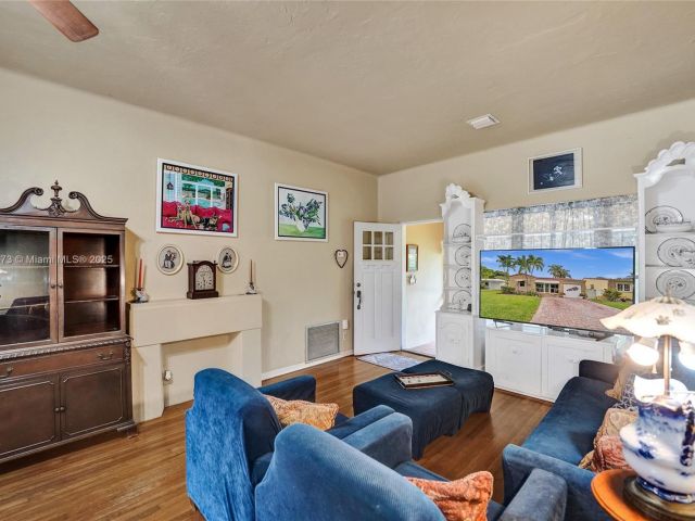 Home for sale at 1340 Jackson St - photo 6266163