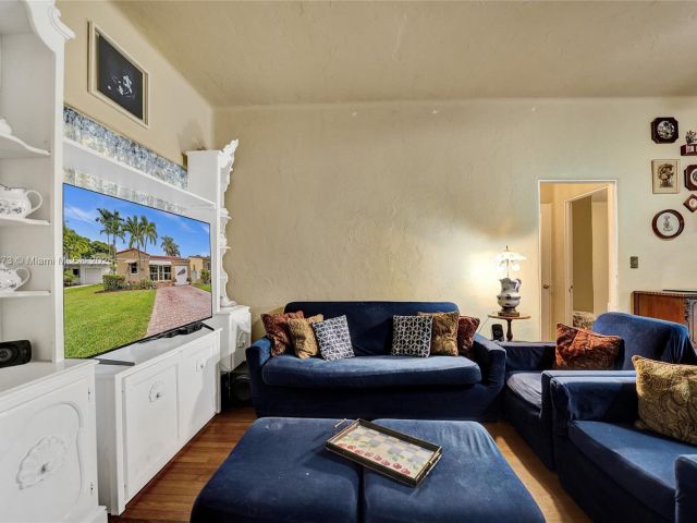 Home for sale at 1340 Jackson St - photo 6266165