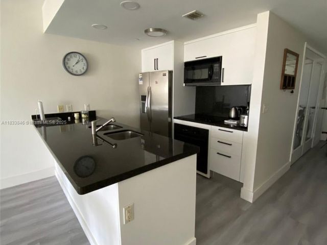 Apartment for rent  Unit #1409 - photo 6245773