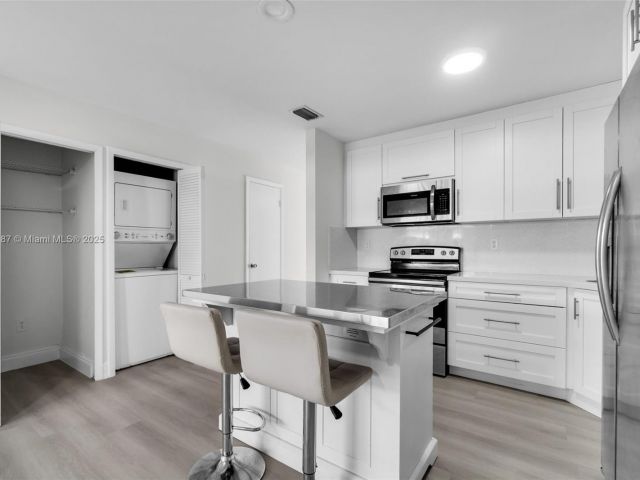 Home for sale at 6514 SW 128th Pl 6514 - photo 6268918