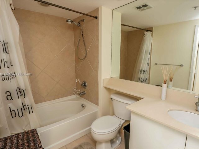 Apartment for sale  Unit #3918 - photo 6264031