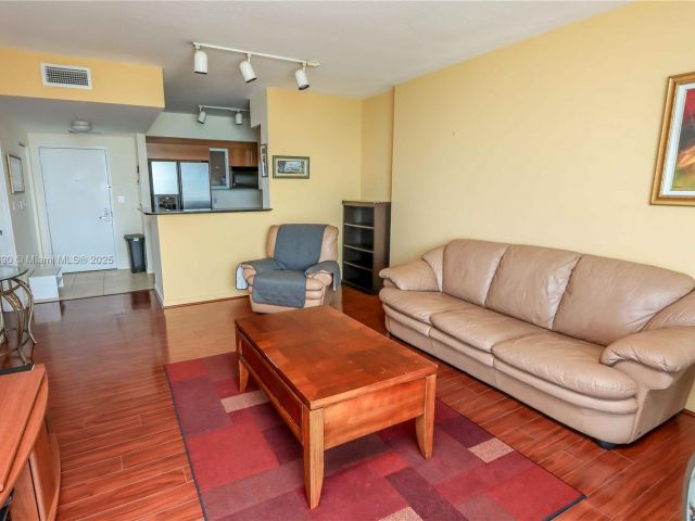 Apartment for sale  Unit #3918 - photo 6264039