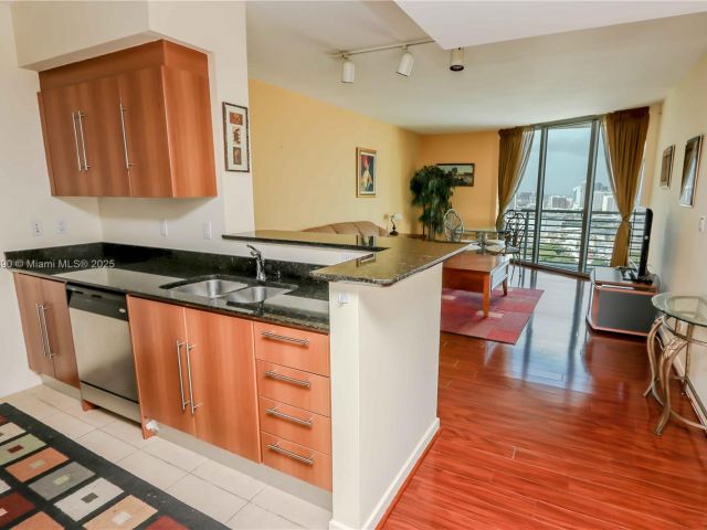 Apartment for sale  Unit #3918 - photo 6264041
