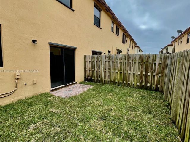 Home for rent at 146 SE 34th Ter 146 - photo 6243550