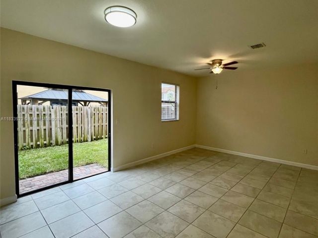 Home for rent at 146 SE 34th Ter 146 - photo 6243554