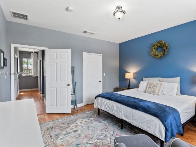 Home for sale at 2617 NE 41st Cir - photo 6244445